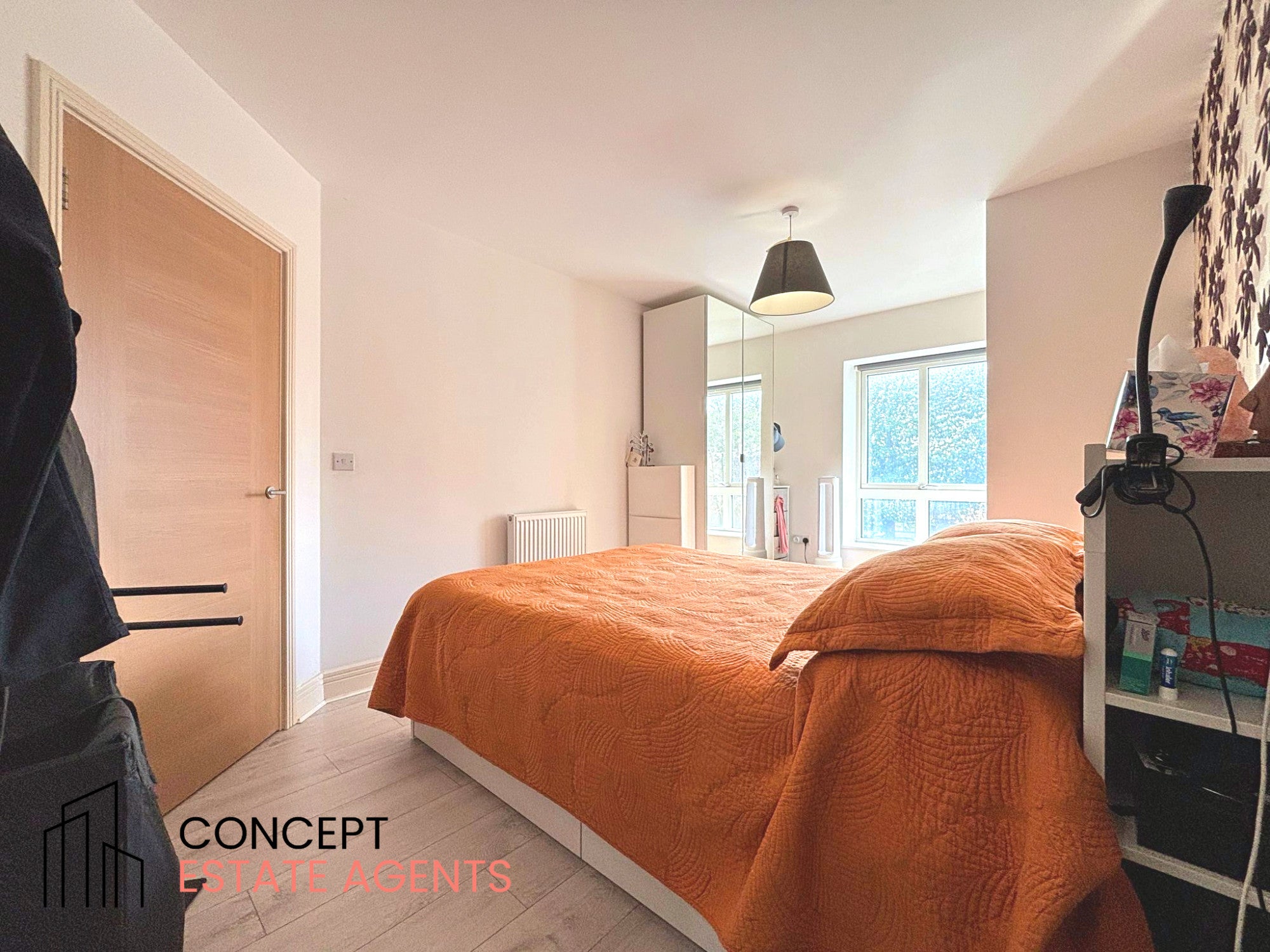 Flat Woodmill Close in Greater London