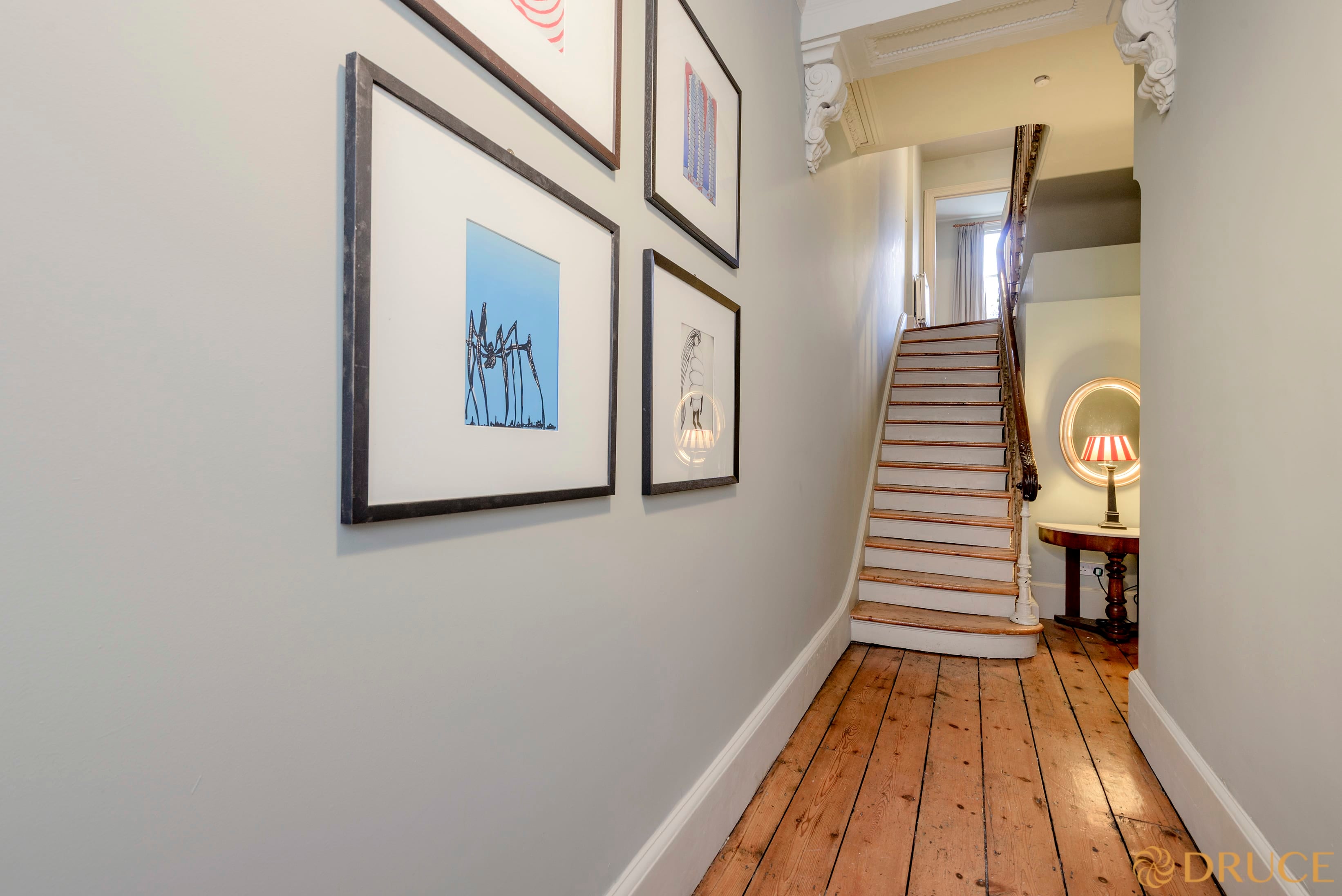 Flat Westwick Gardens in Greater London