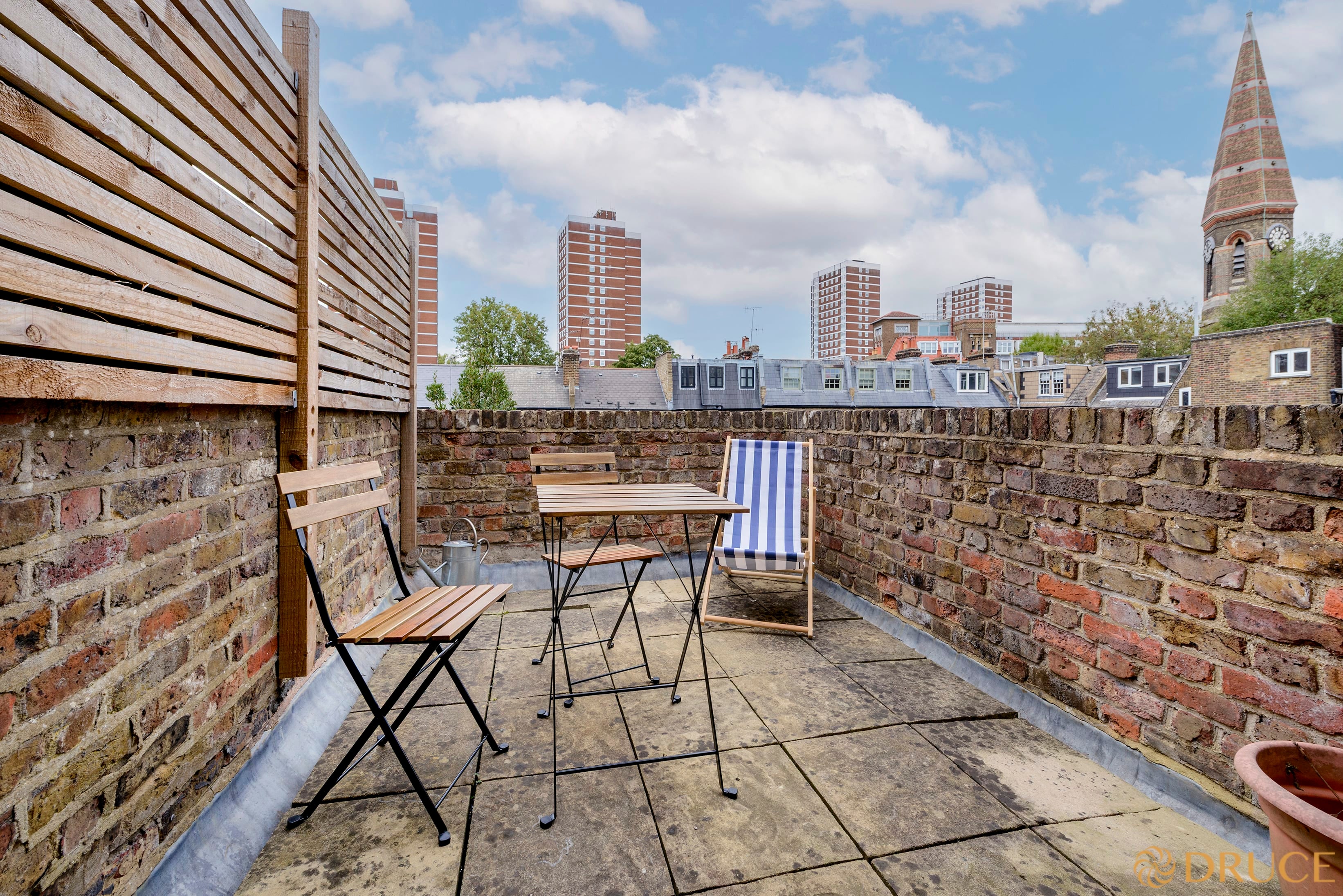 Flat Westwick Gardens in Greater London
