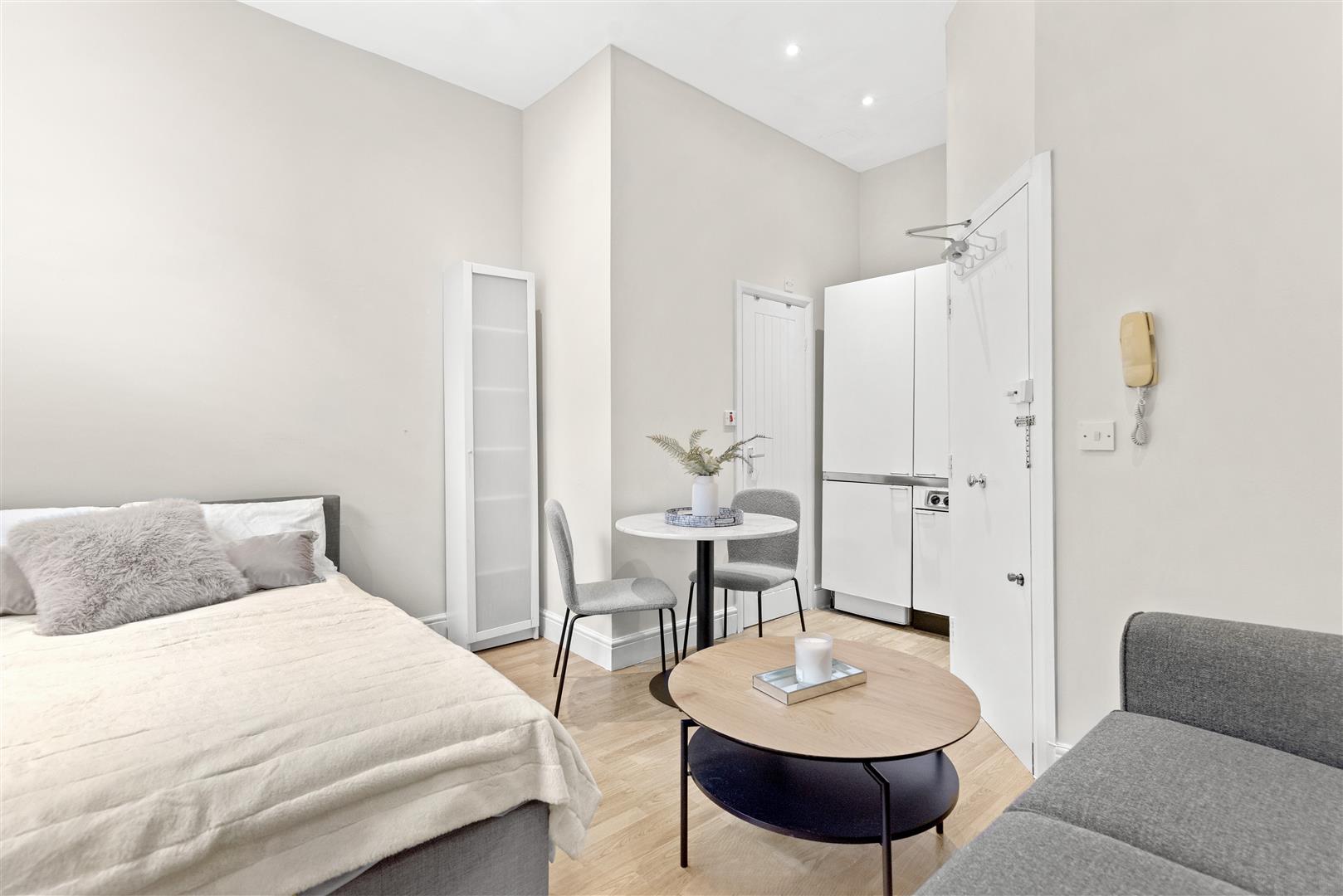 Flat Collingham Place in Greater London