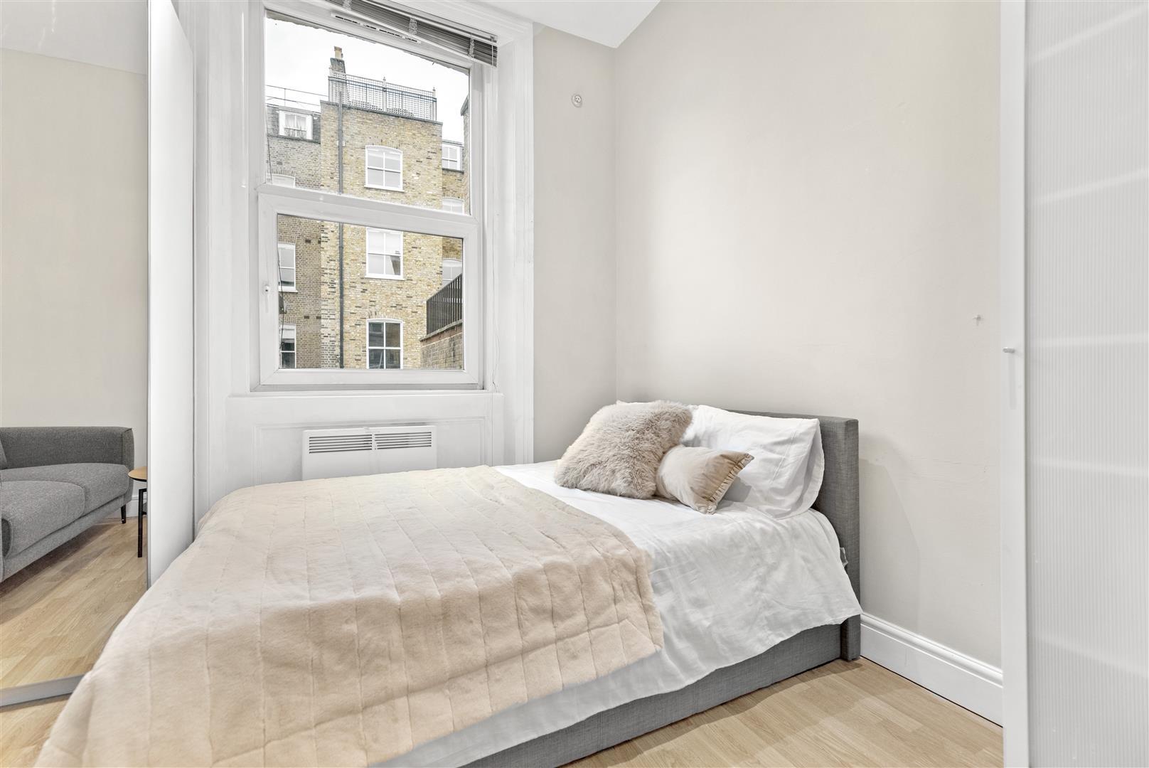 Flat Collingham Place in Greater London