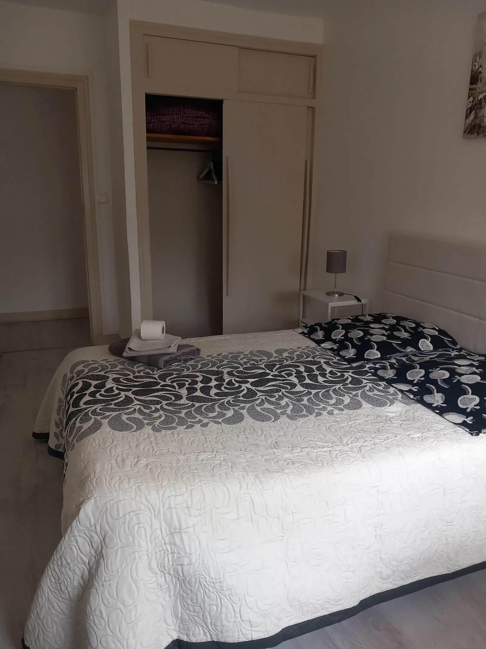 Room Rue Pierre et Marie Curie in Orsay