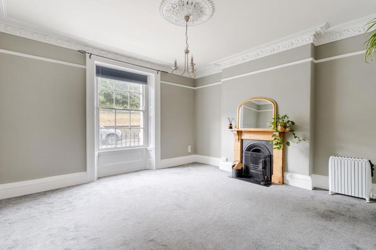 Flat Chandos Road in Bristol