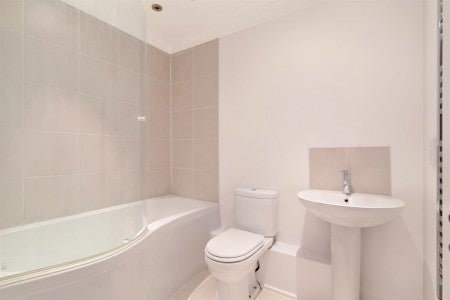 Flat Denmark Hill in Greater London