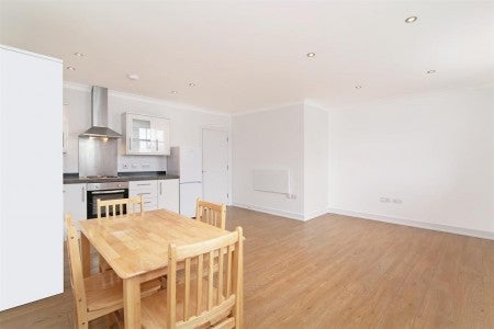 Flat Denmark Hill in Greater London