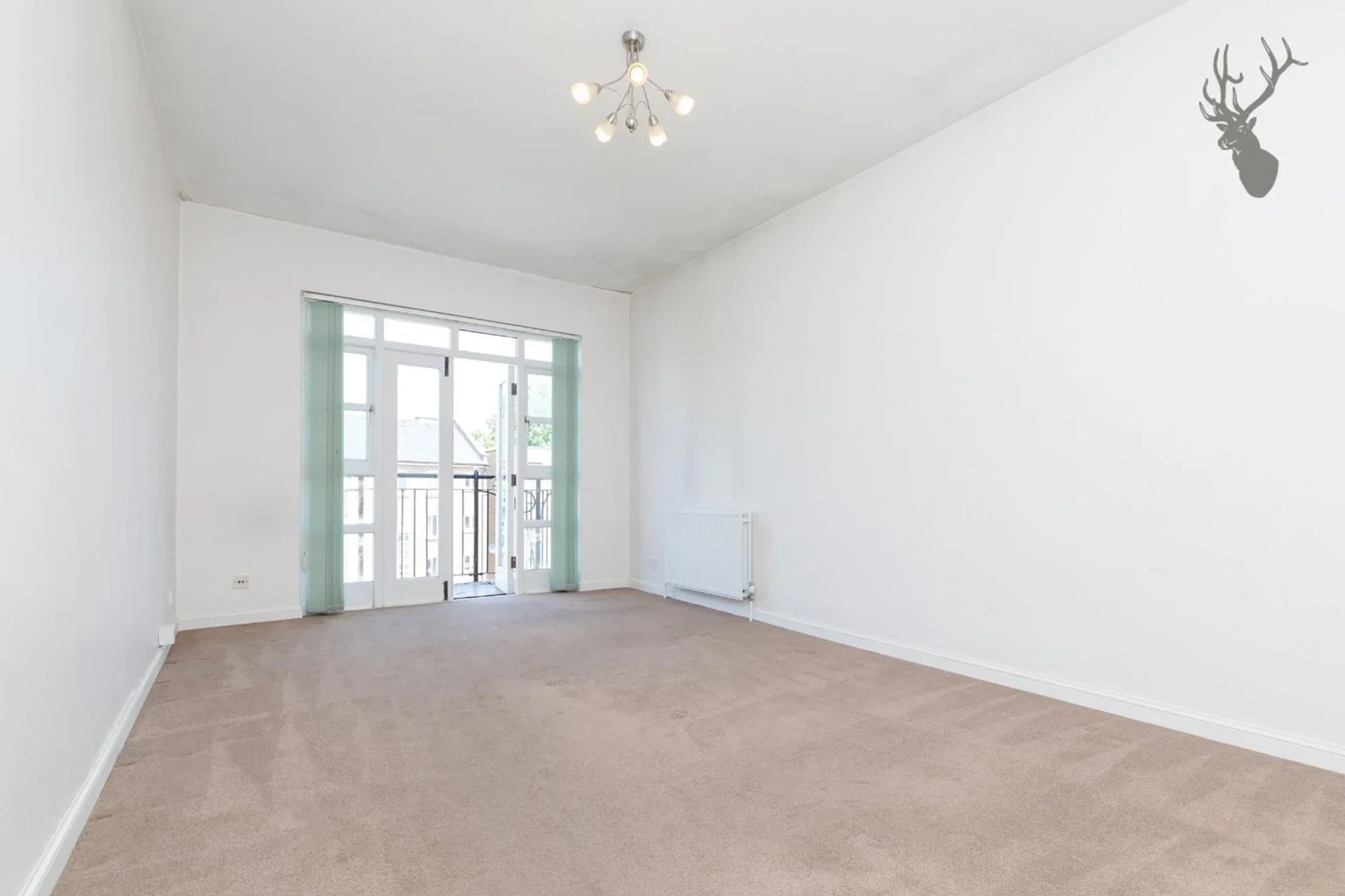 Flat Court Yard in Greater London
