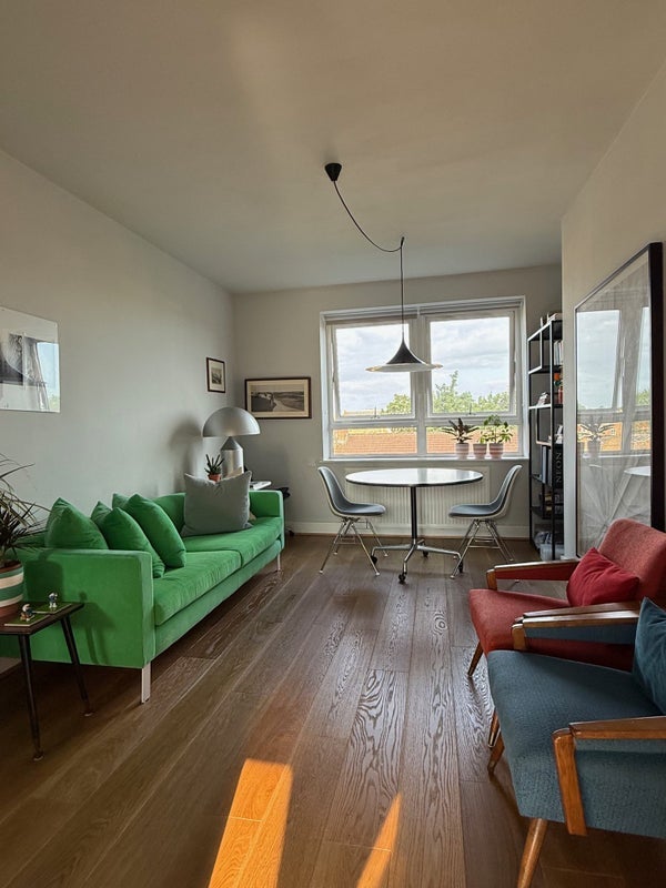 Flat Knebworth Road in Greater London