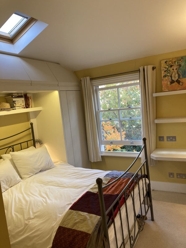 Room Ursula Street in Greater London