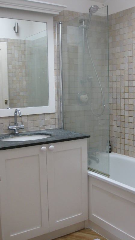 Room Ursula Street in Greater London