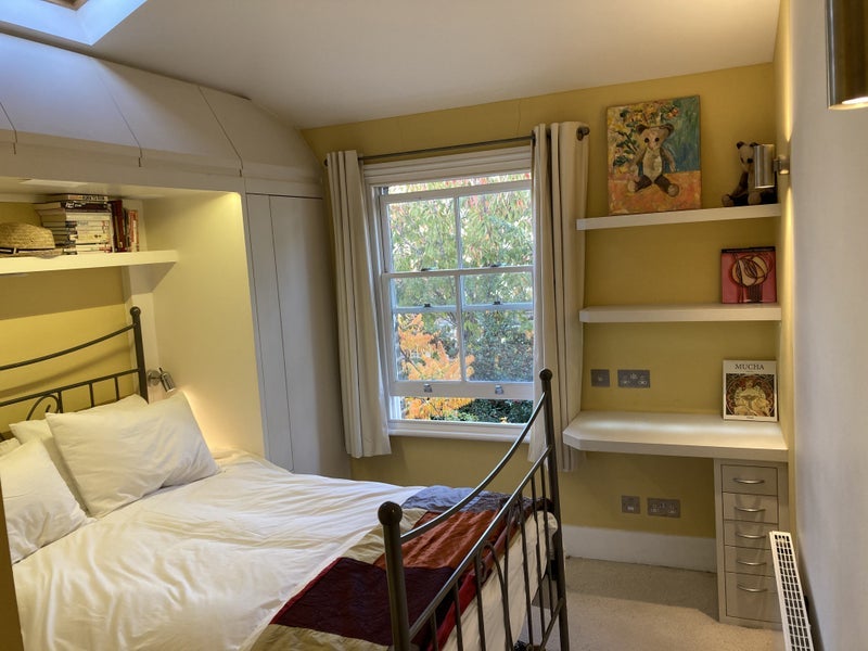Room Ursula Street in Greater London