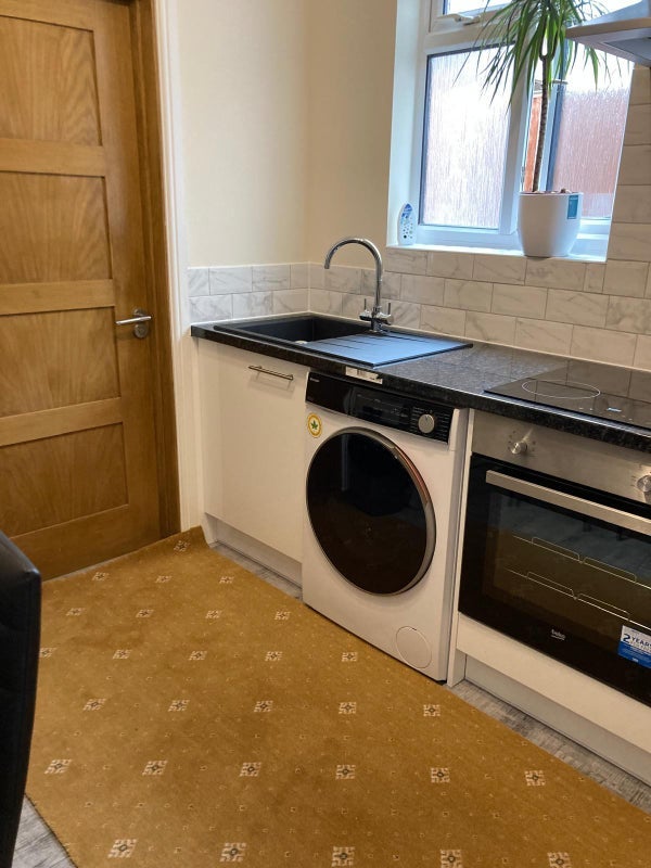 Flat Bromhedge in Greater London