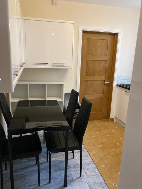 Flat Bromhedge in Greater London
