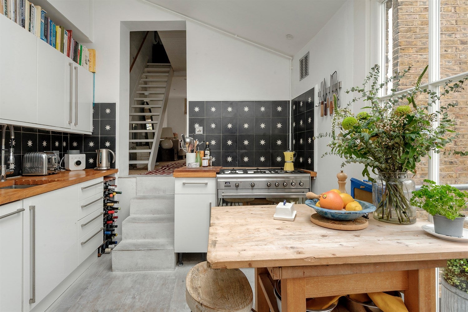 Flat Grenfell Road in Greater London