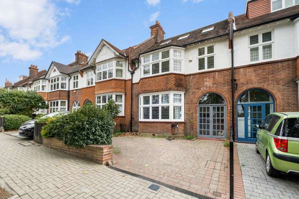 House Magdalen Road in Greater London