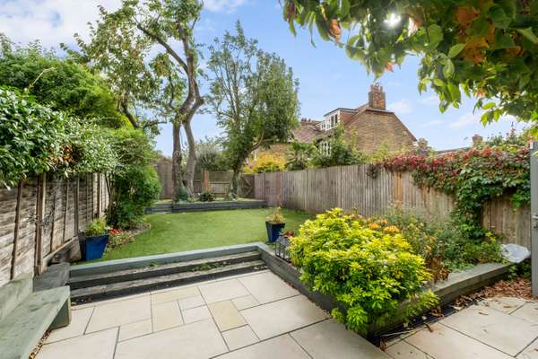 House Magdalen Road in Greater London