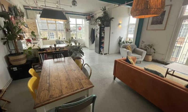 Room Tudor Grove in Greater London