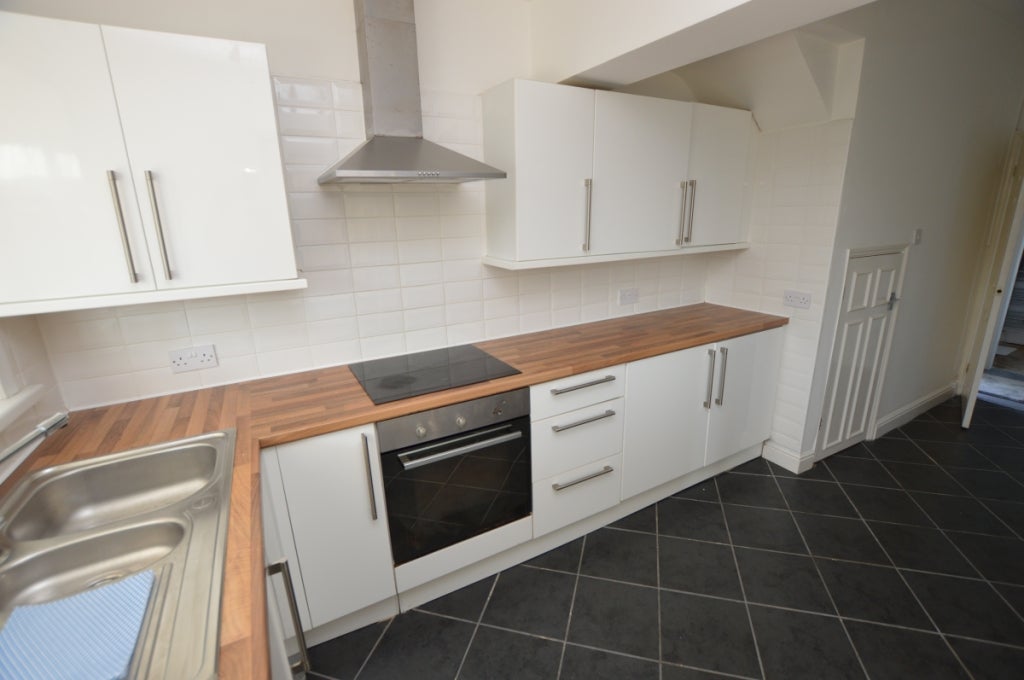 House Carlton Grove in Hindley