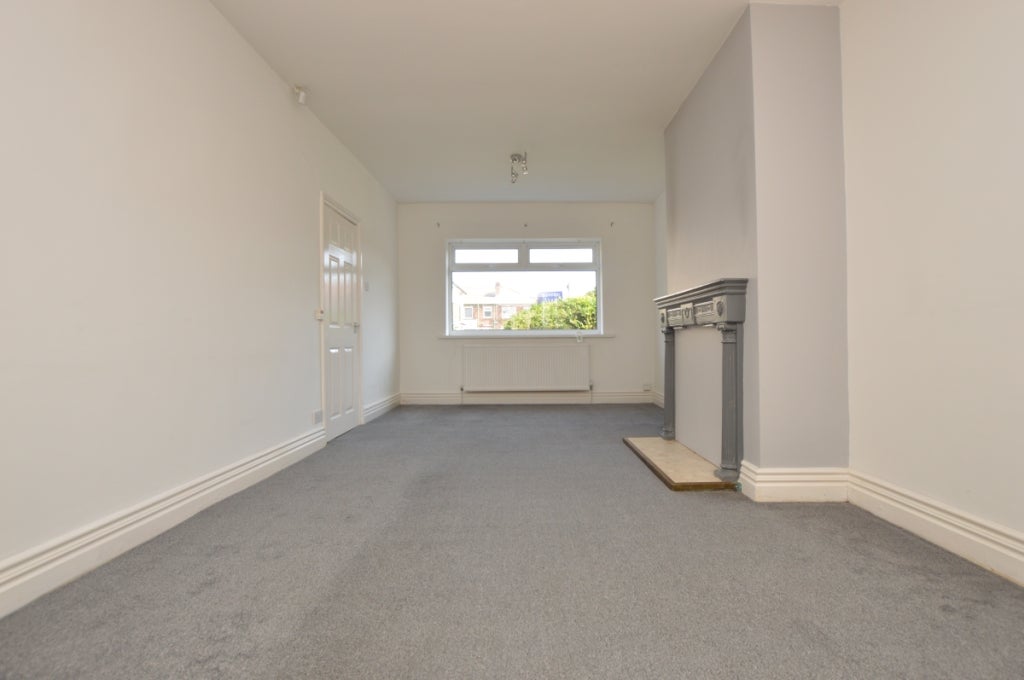 House Carlton Grove in Hindley
