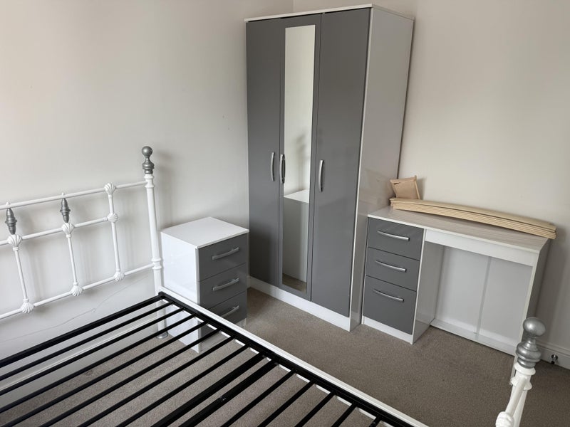 Room Carnforth Drive in St Helens