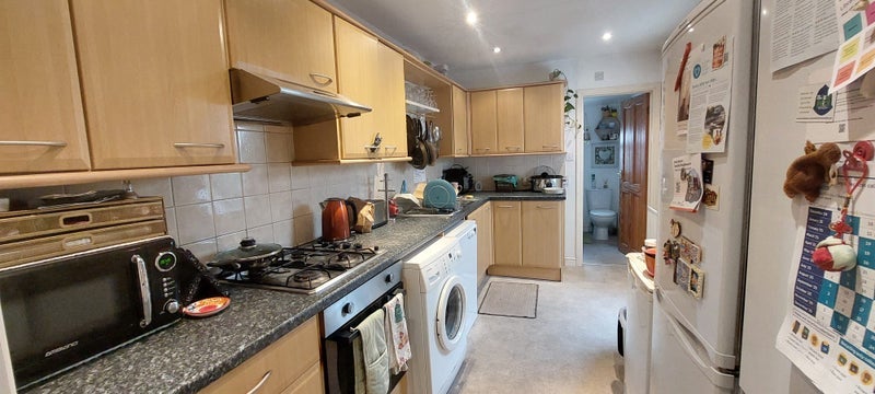 Room Truro Road in Bristol