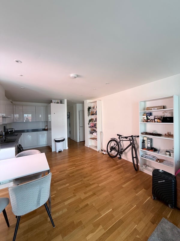 Flat Logan Close in Greater London