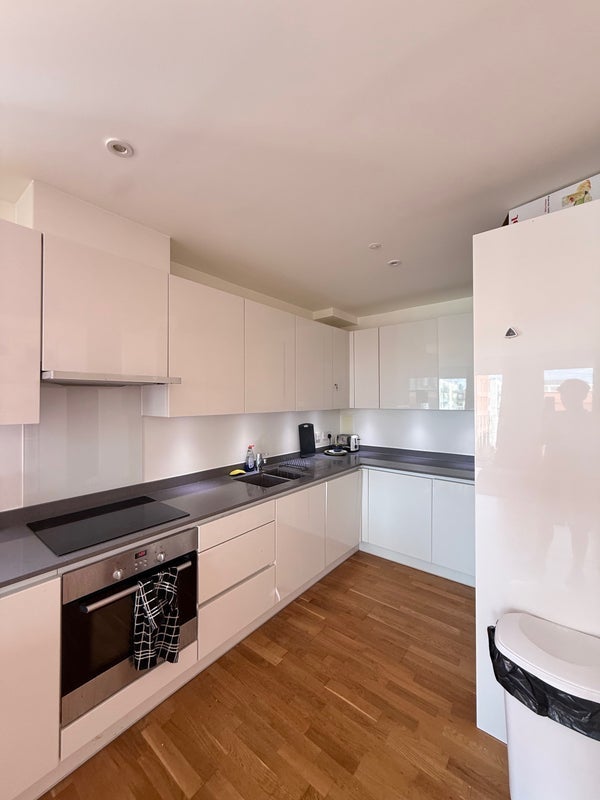 Flat Logan Close in Greater London