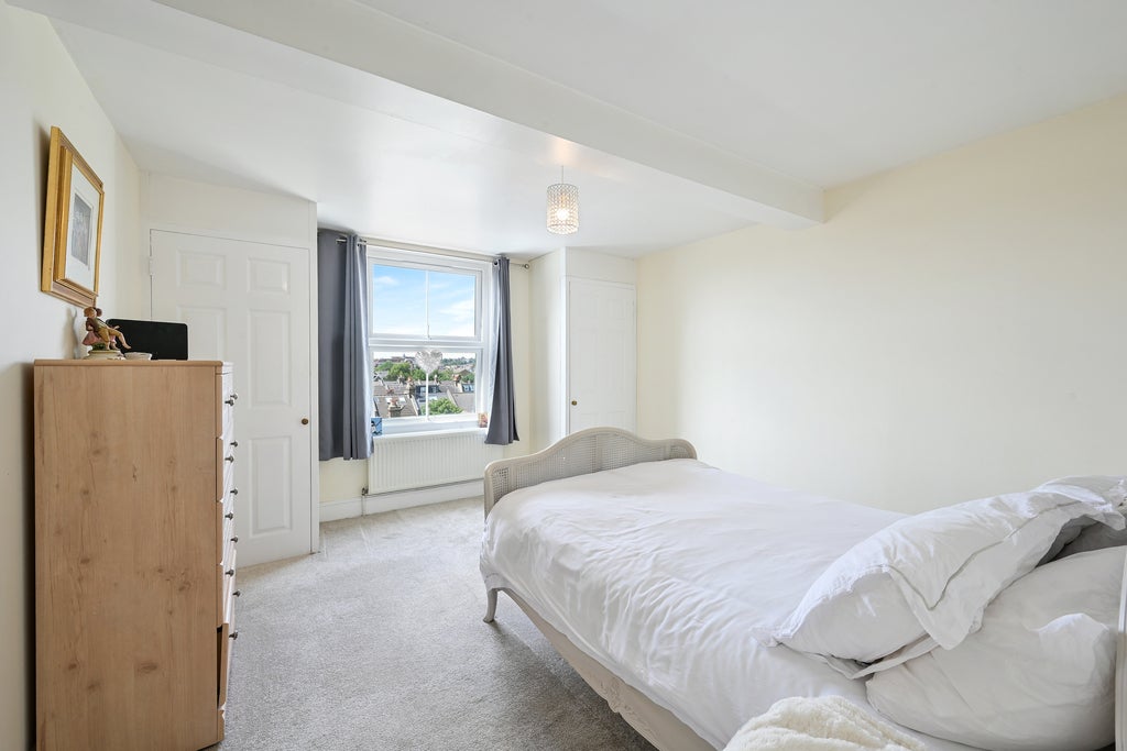 Flat Merton Road in Greater London