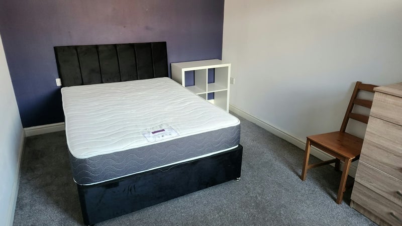 Room Mersey Road in Widnes