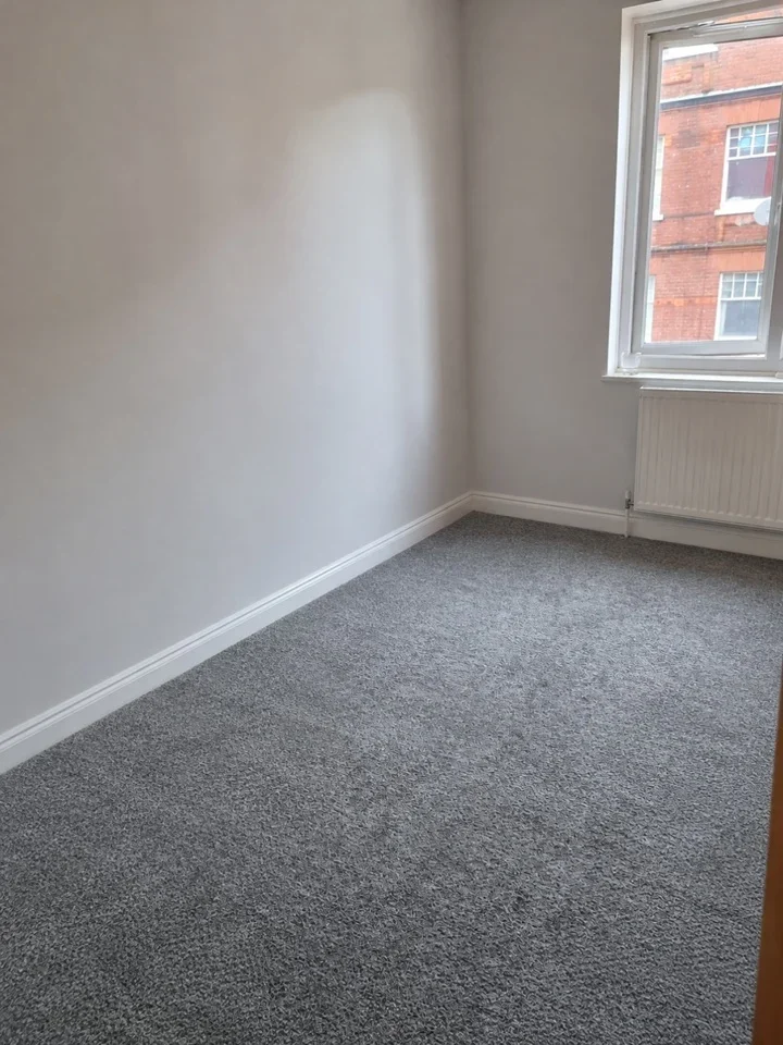 Room Monthope Road in Greater London