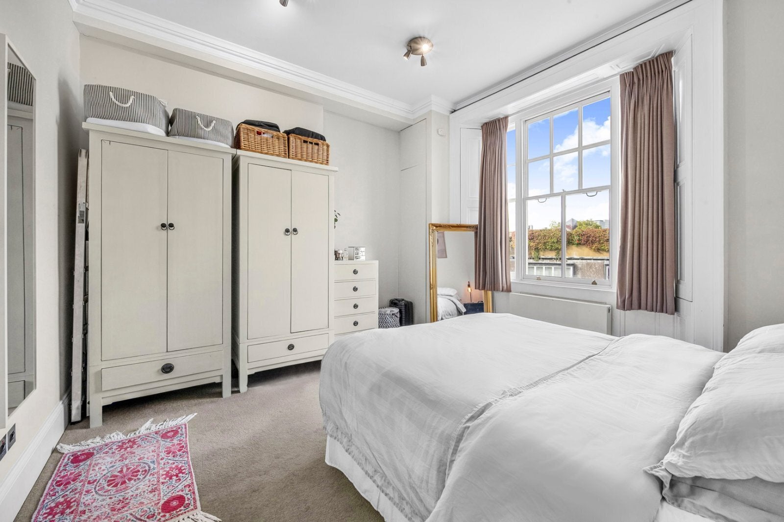 Flat Hyde Park Square in City of Westminster