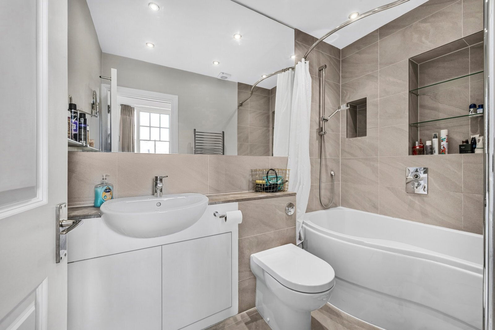 Flat Hyde Park Square in City of Westminster