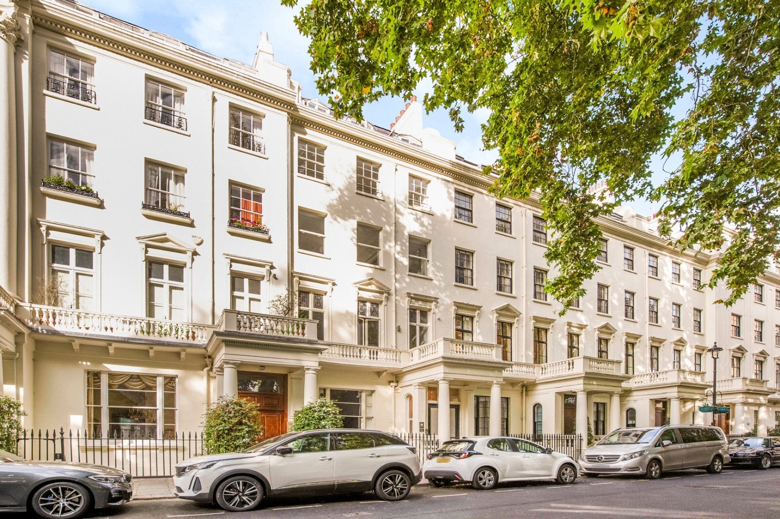 Flat Hyde Park Square in City of Westminster