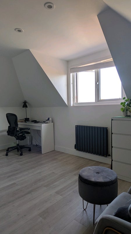 Room Middleton Drive in Greater London