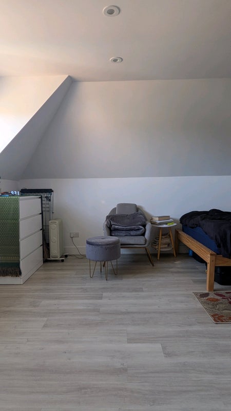 Room Middleton Drive in Greater London