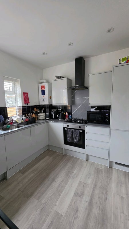 Room Middleton Drive in Greater London