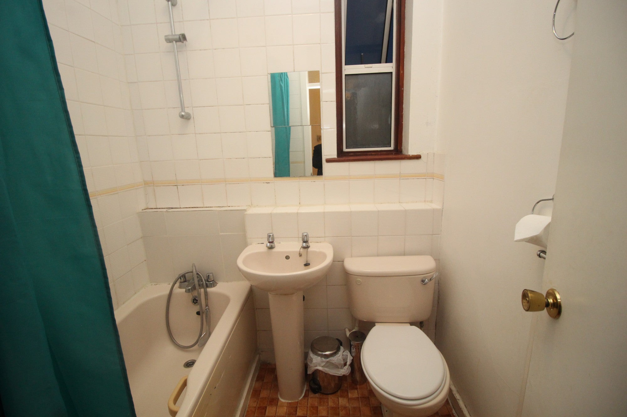 Flat Southgate Road in Greater London