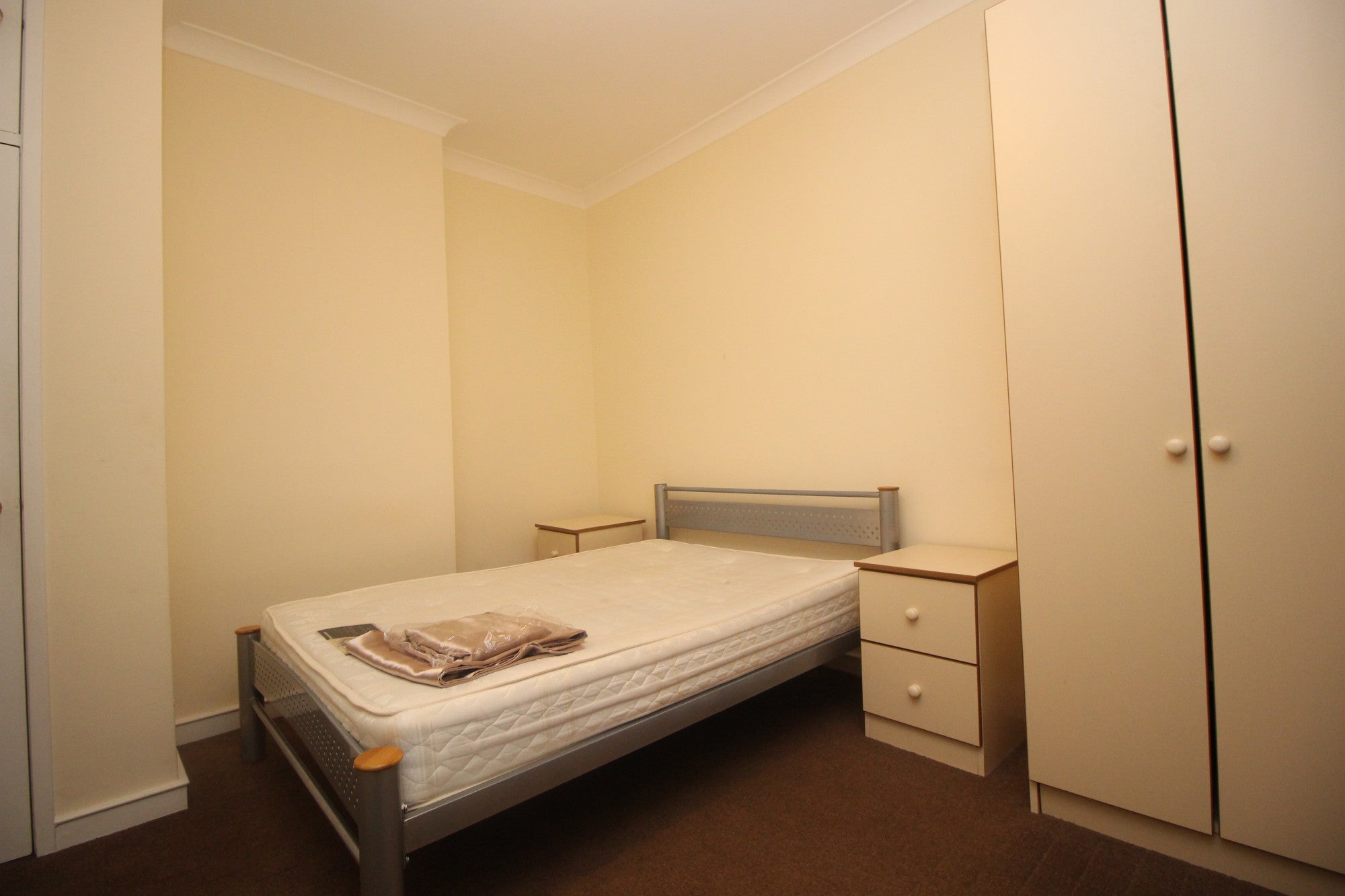 Flat Southgate Road in Greater London