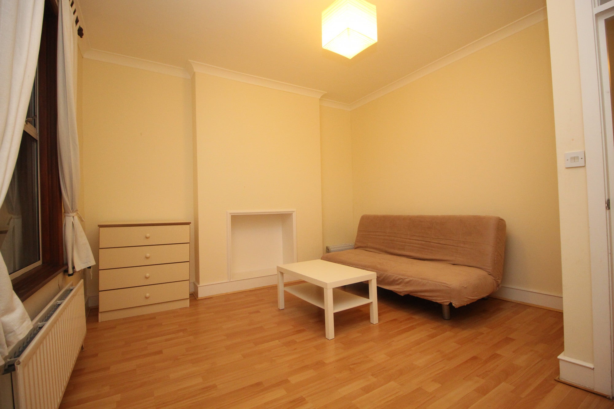 Flat Southgate Road in Greater London