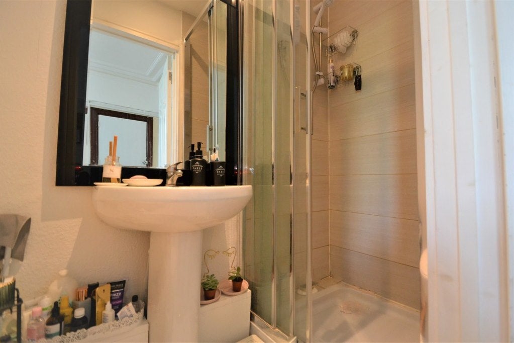 Room Parklands in Greater London