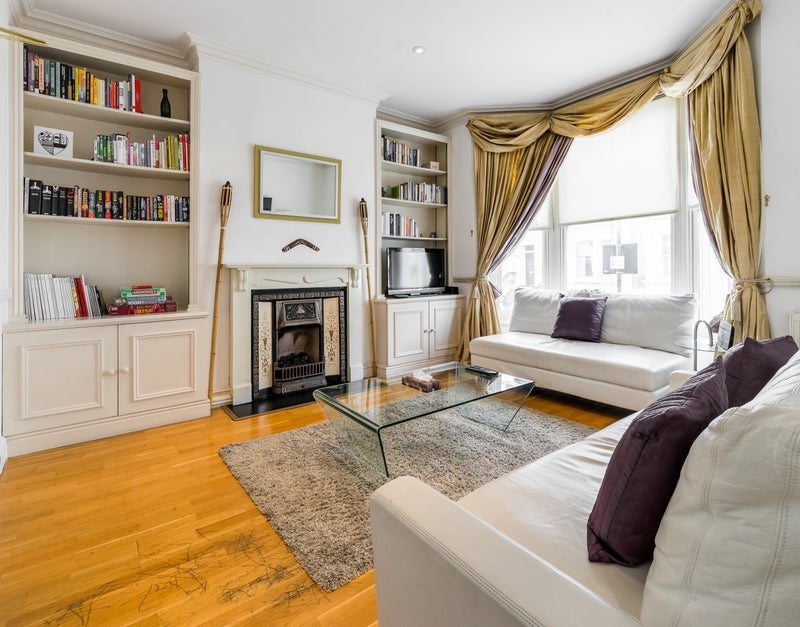 Room Halford Road in Greater London