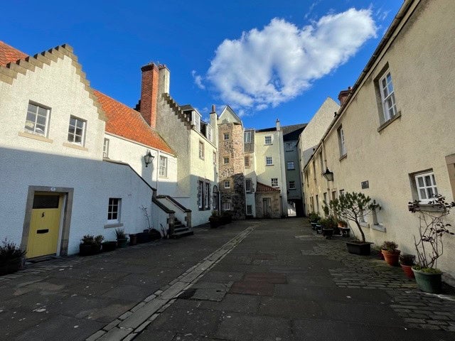 Flat White Horse Close in City of Edinburgh