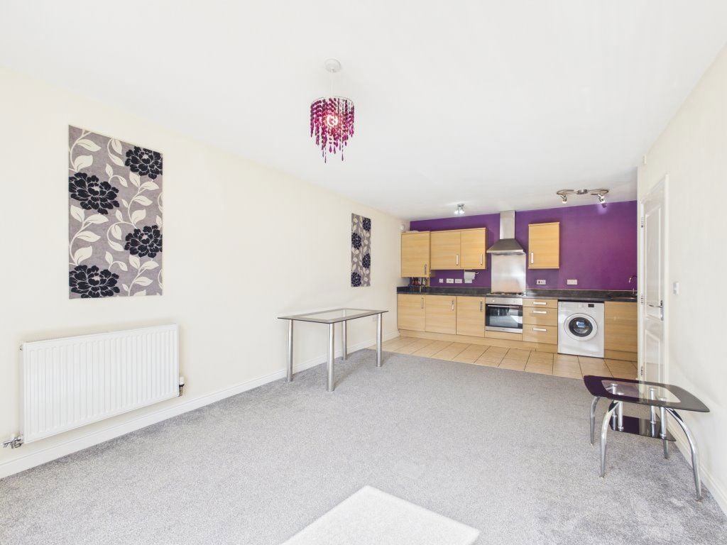 Flat South Terrace in Witham Town