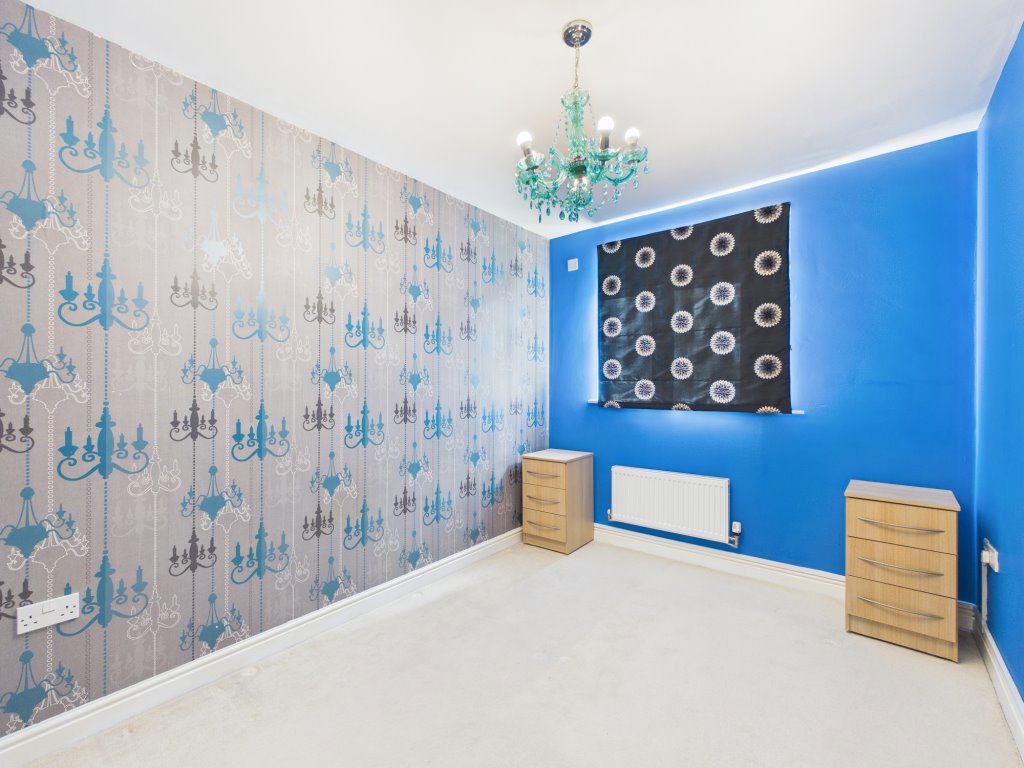 Flat South Terrace in Witham Town