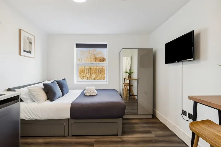 Flat Admiral Walk in City of Westminster