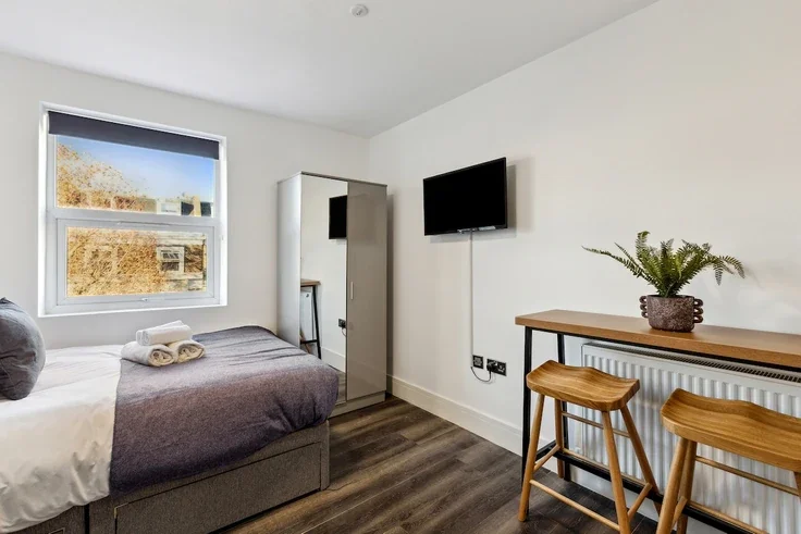 Flat Admiral Walk in City of Westminster