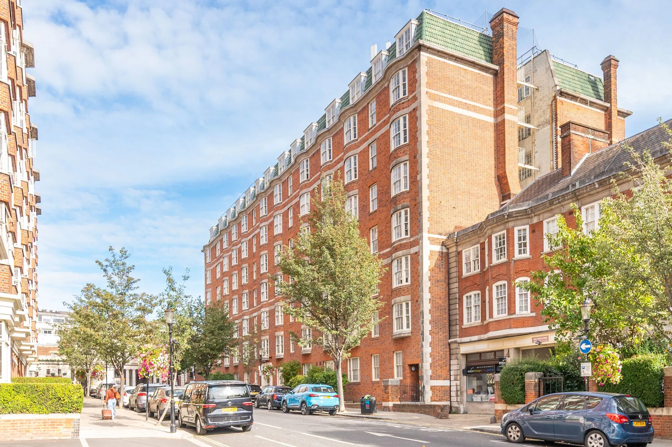 Flat Queensway in City of Westminster