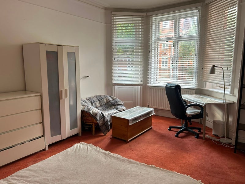 Room Lauderdale Road in City of Westminster