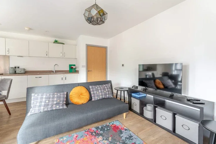 Flat Central Road in Bristol