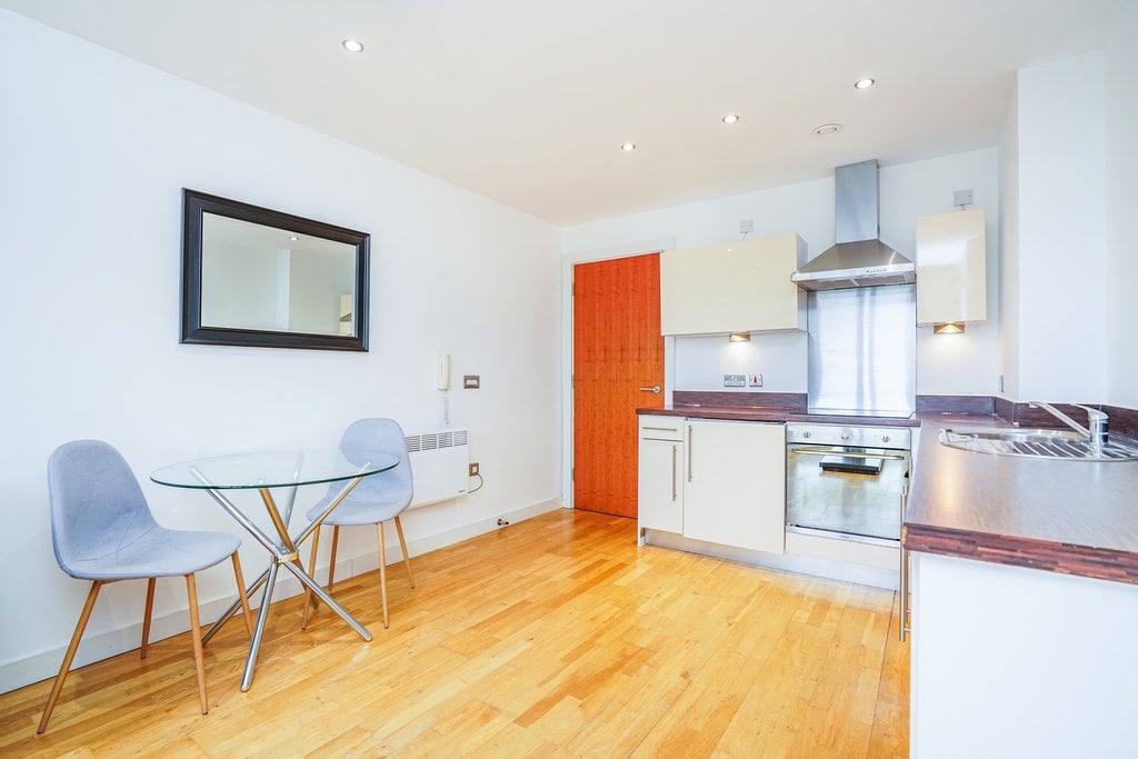 Flat Gotts Road in Leeds