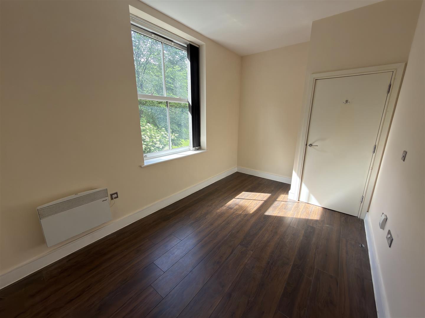 Flat Crawshaw Road in Leeds